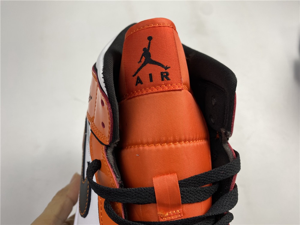 Air Jordan 1 Mid